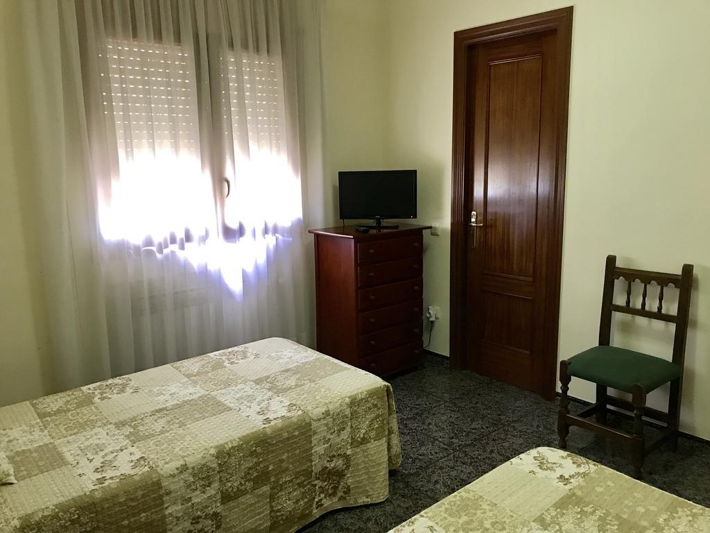 Hostal El Violi Cardona Eksteriør bilde