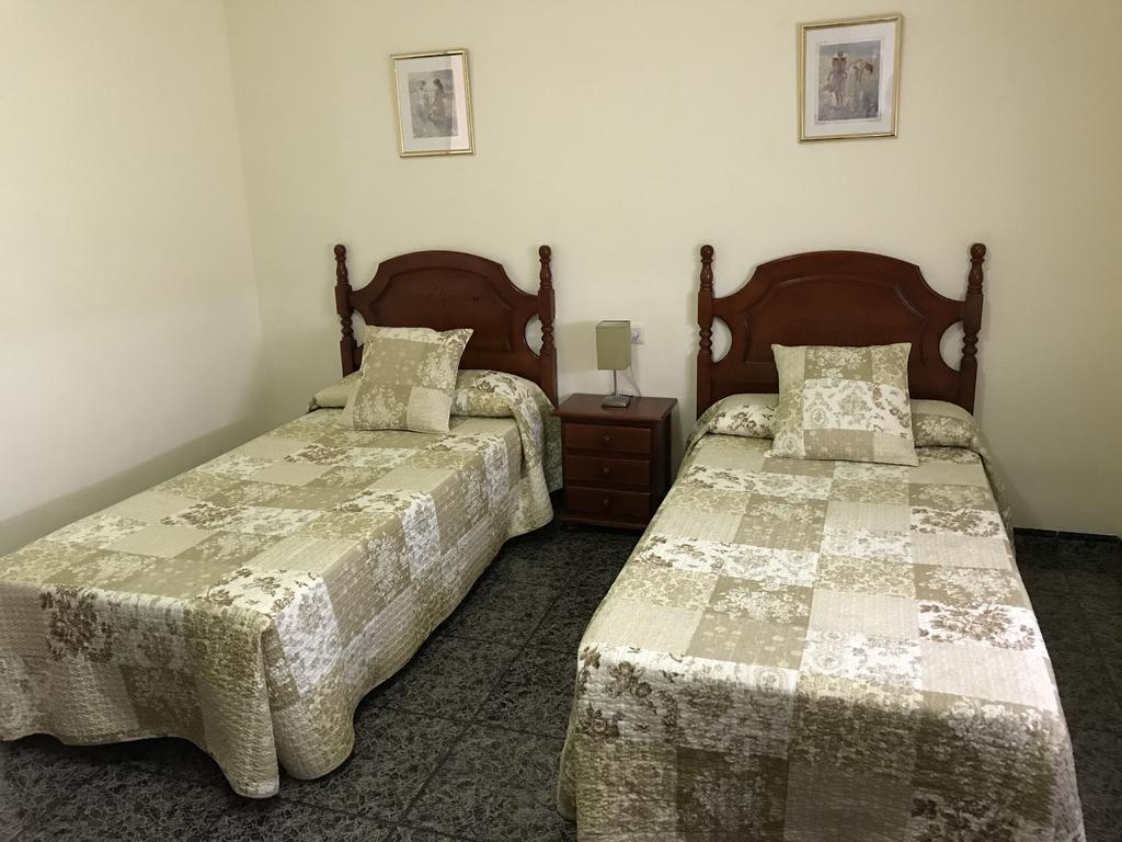 Hostal El Violi Cardona Eksteriør bilde