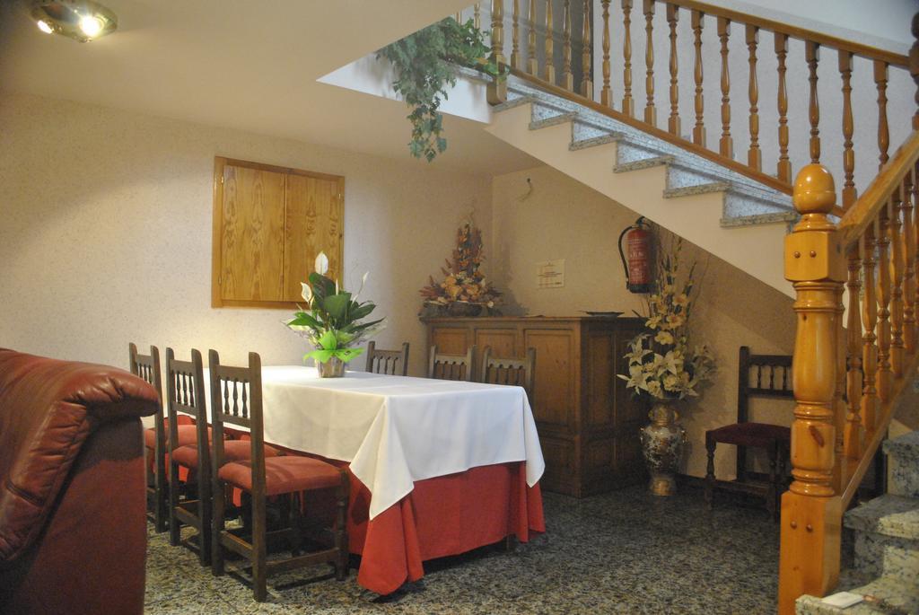 Hostal El Violi Cardona Eksteriør bilde