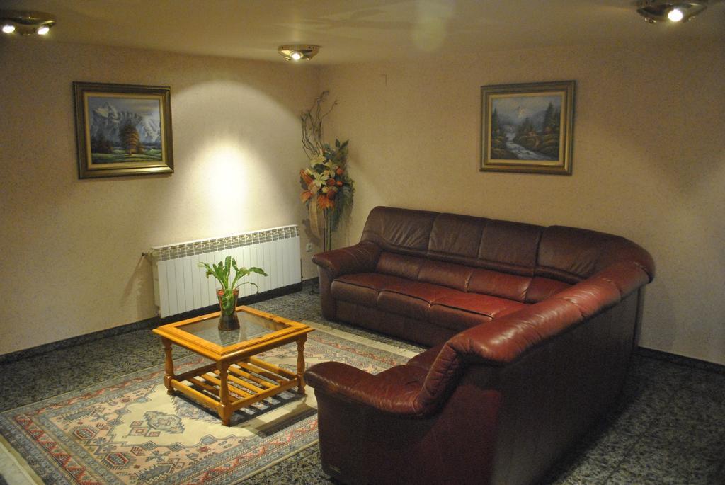 Hostal El Violi Cardona Eksteriør bilde